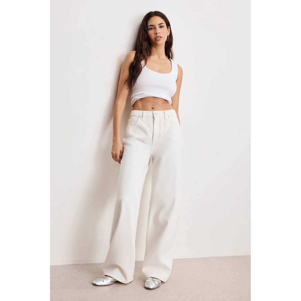 Good American Good Standard Baggy Jeans in Cloud White Size 2/26 Low Rise